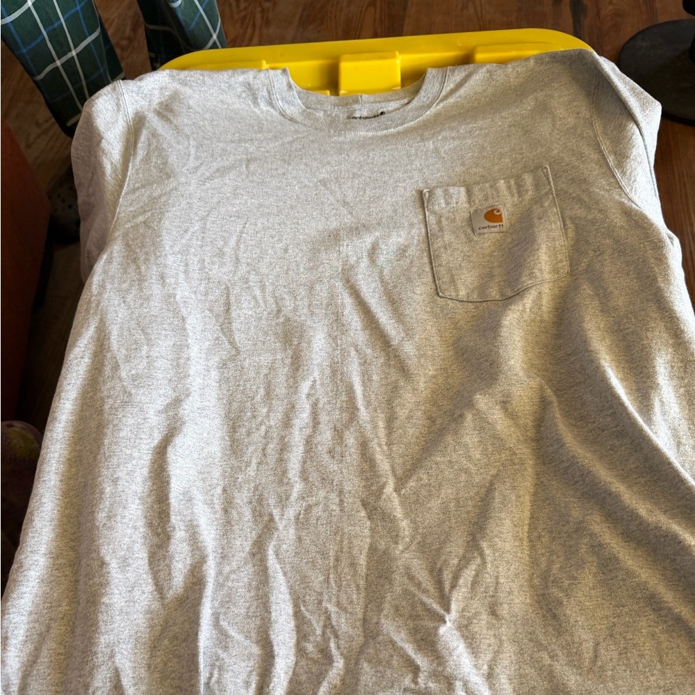 NWOT Men’s long sleeve Carhartt shirt